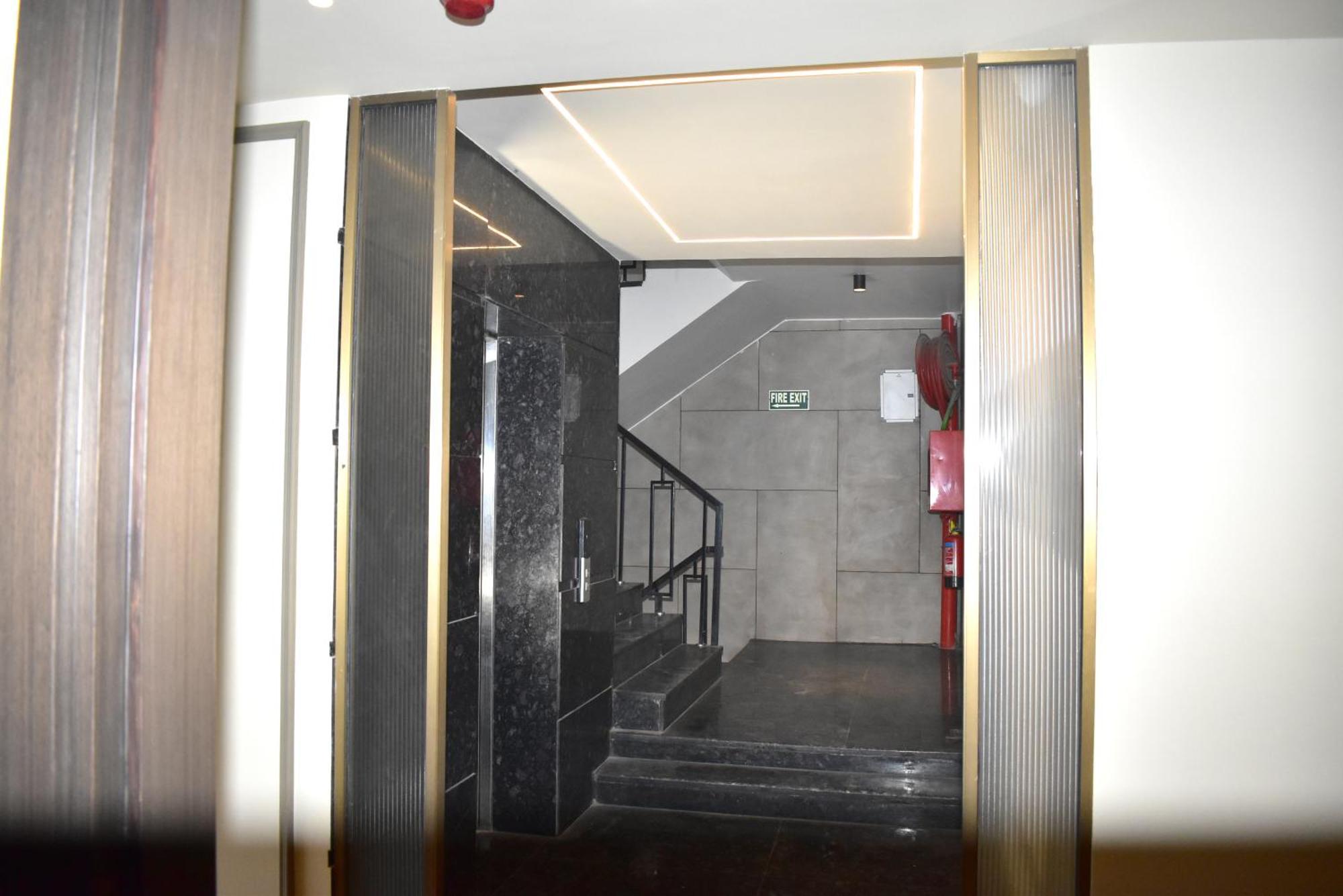 Hotel Cullinan By Qotel Janakpuri Delhi  Exterior foto
