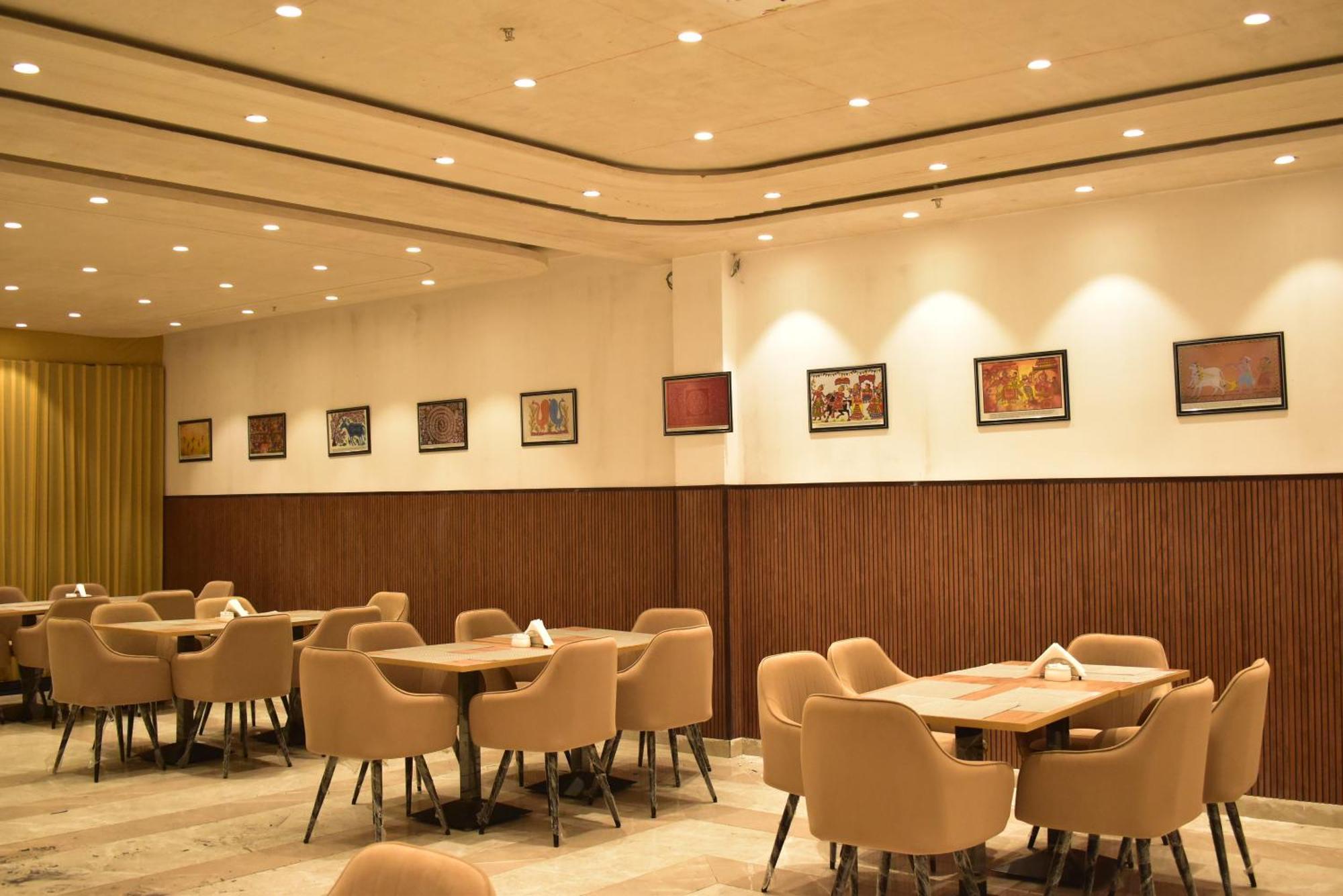 Hotel Cullinan By Qotel Janakpuri Delhi  Exterior foto
